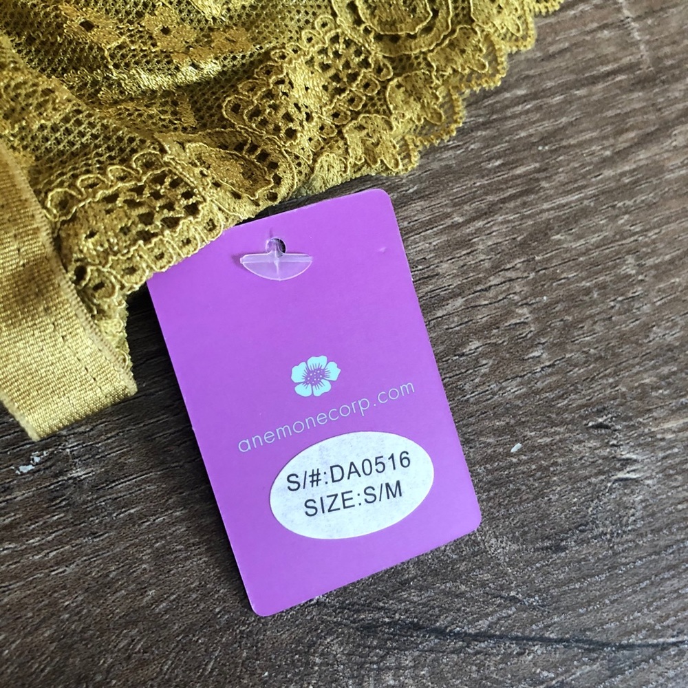 Lace Triangle Racerback Bralette - Picture 4 of 5